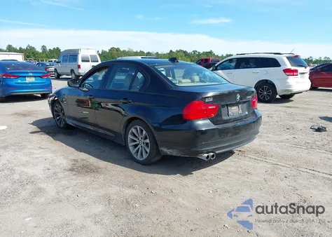 2011 BMW 328I xDrive z USA, uszkodzony, nr VIN WBAPK7C53BA821130